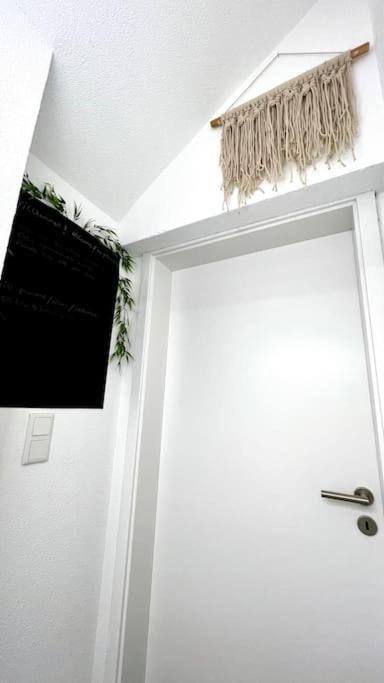 Boho Apartment Mit Aussicht Auf Gartenoase Naehe Duesseldorf Крефельд Экстерьер фото